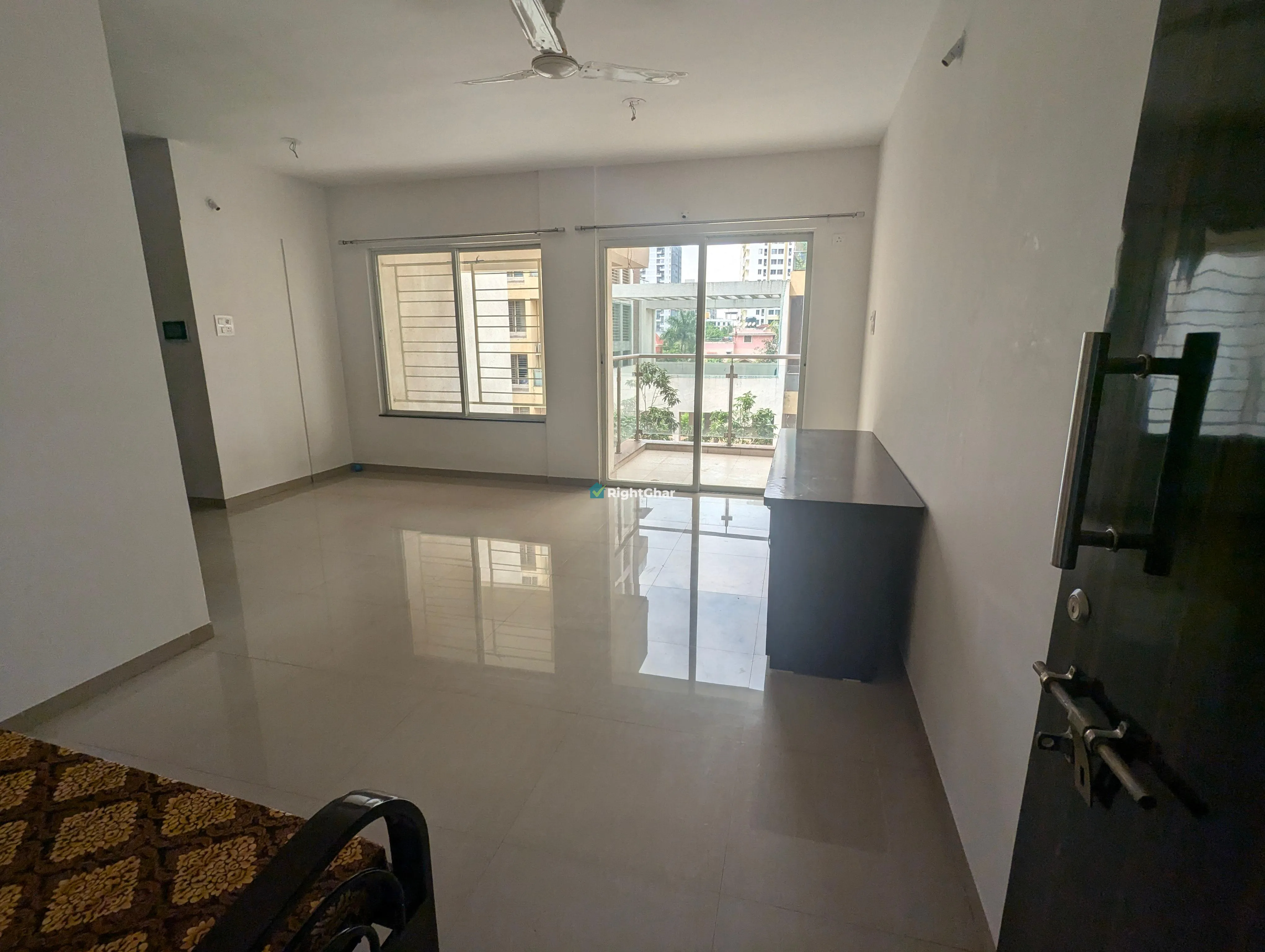 Primary image of A fully furnished spacious 2 BHK apartment in posh society